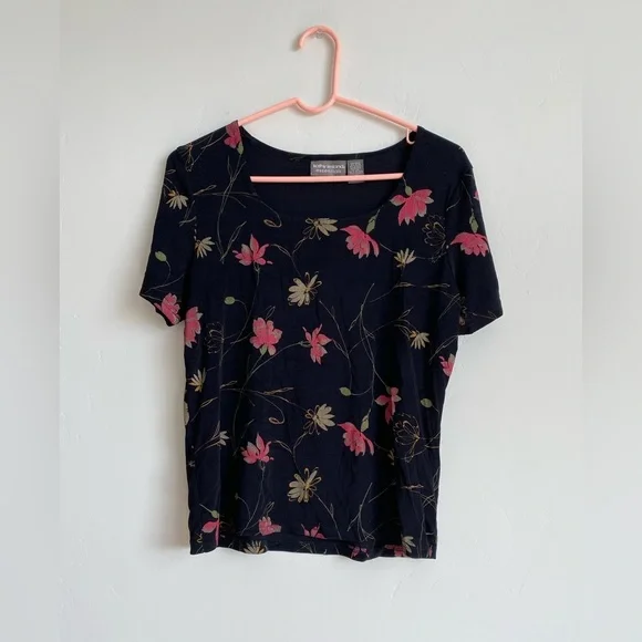 4/$25 Kathy Ireland Essentials Black with Floral Size L - Picture 2 of 5